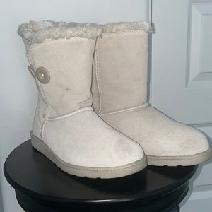Suede man made furry boots